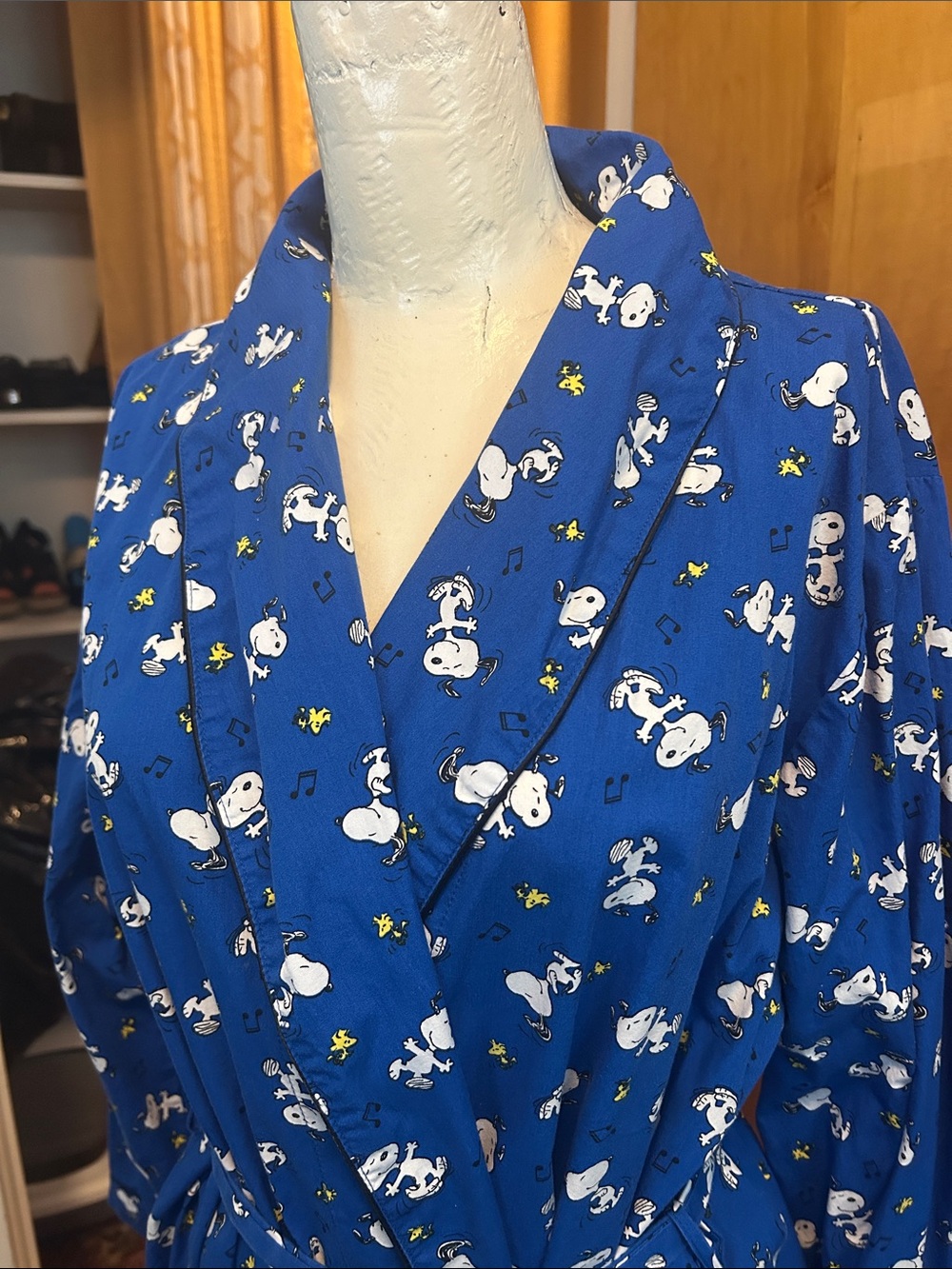 Snoopy Robe - Picture 2 of 4
